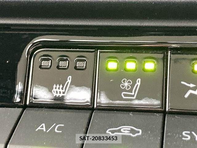Toyota Crown Sports 2023-12 6814422-6