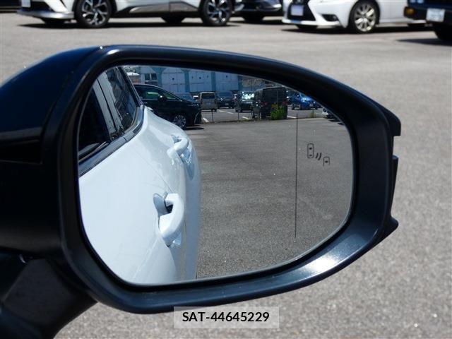 Toyota Crown Sports 2023-10 6814424-19