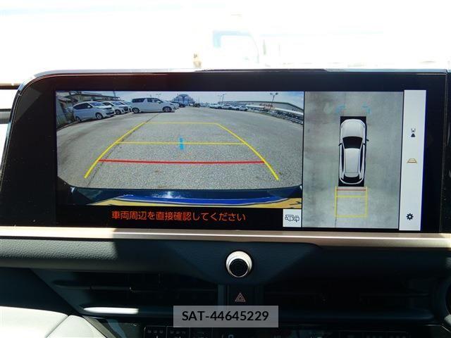 Toyota Crown Sports 2023-10 6814424-6