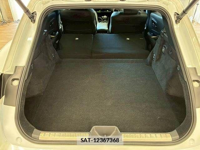 Toyota Crown Sports 2024-07 6814421-12