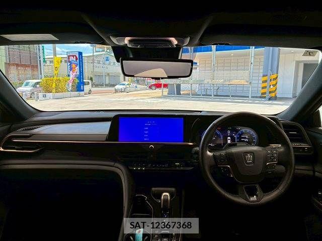 Toyota Crown Sports 2024-07 6814421-2