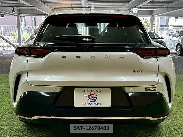 Toyota Crown Sports 2023-11 6814417-18