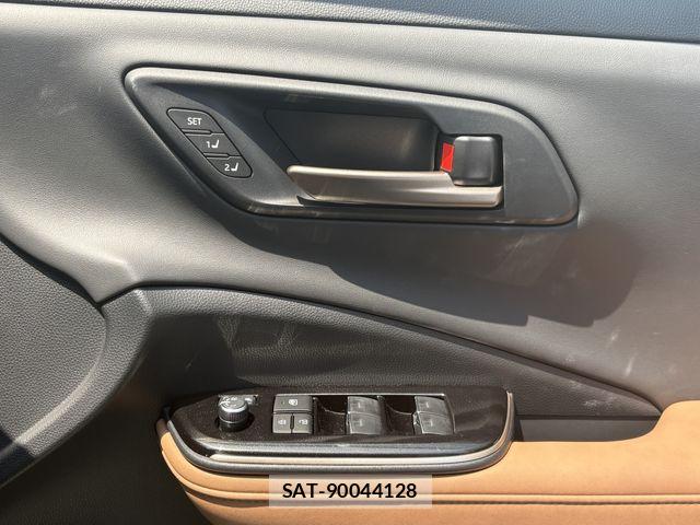 Toyota Crown Sports 2024-11 6903770-12