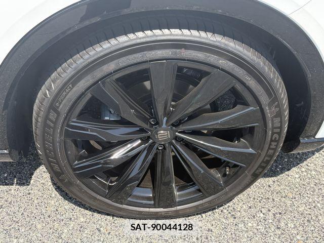 Toyota Crown Sports 2024-11 6903770-24