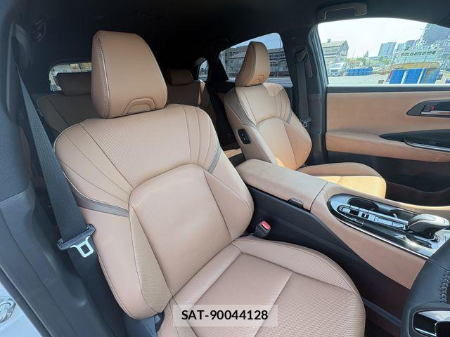 Toyota Crown Sports 2024-11 6903770-7