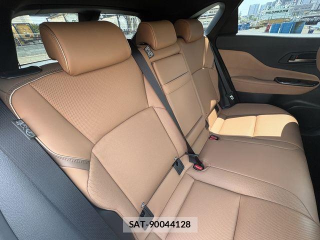 Toyota Crown Sports 2024-11 6903770-8