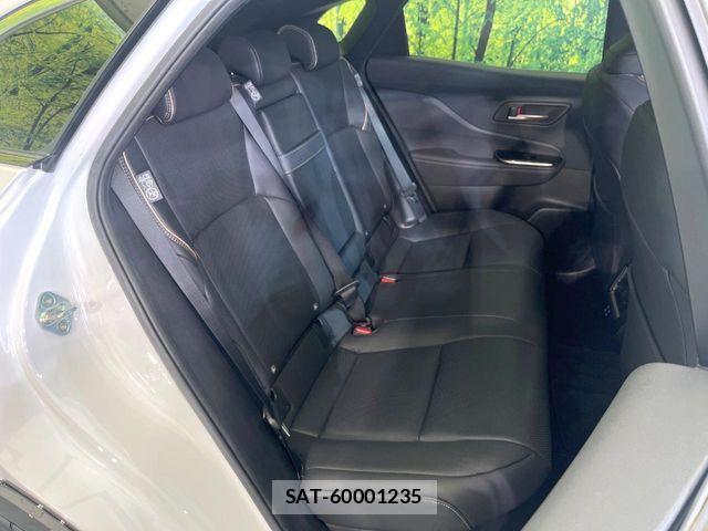Toyota Crown Sports 2024-04 6992807-8