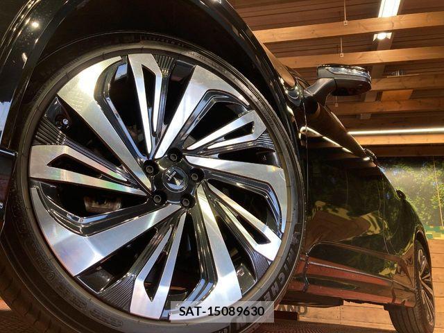 Toyota Crown Sports 2023-11 6992805-12