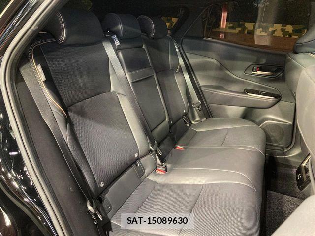Toyota Crown Sports 2023-11 6992805-8
