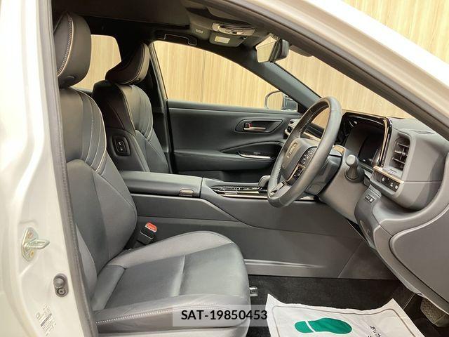 Toyota Crown Sports 2024-08 7020270-18