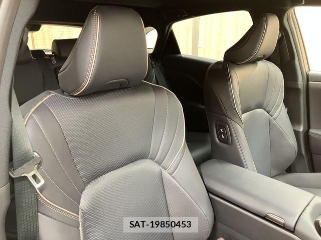 Toyota Crown Sports 2024-08 7020270-19