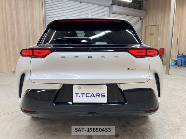 Toyota Crown Sports 2024-08 7020270-25