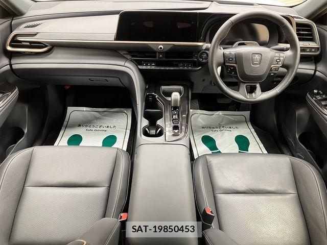 Toyota Crown Sports 2024-08 7020270-27