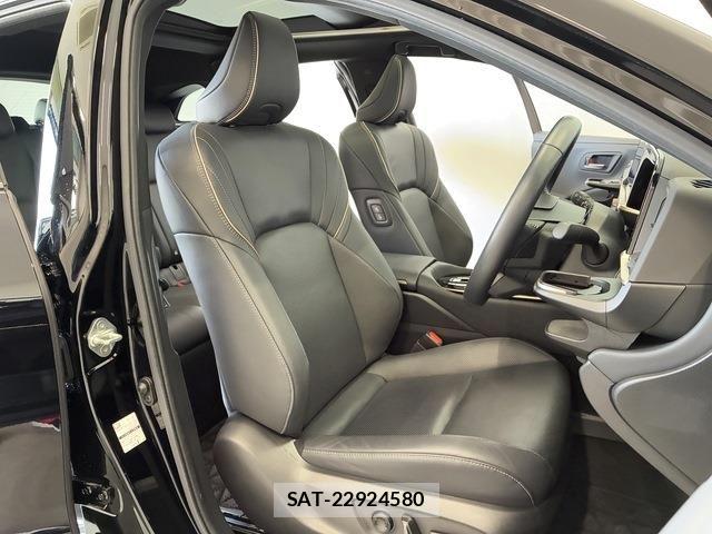 Toyota Crown Sports 2024-04 7020269-11