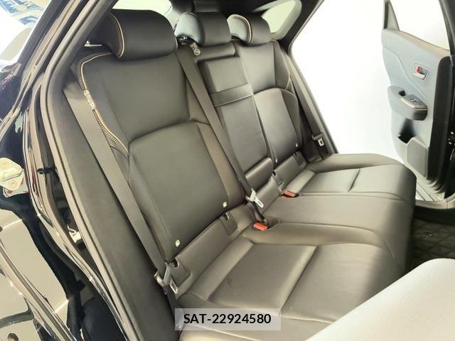 Toyota Crown Sports 2024-04 7020269-12