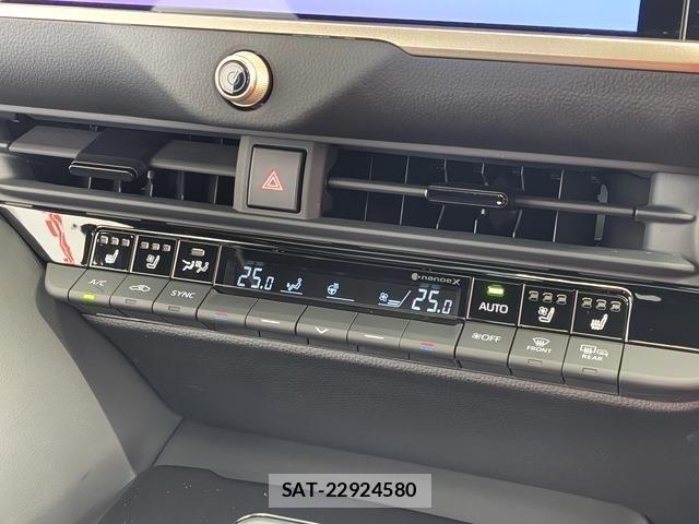 Toyota Crown Sports 2024-04 7020269-16