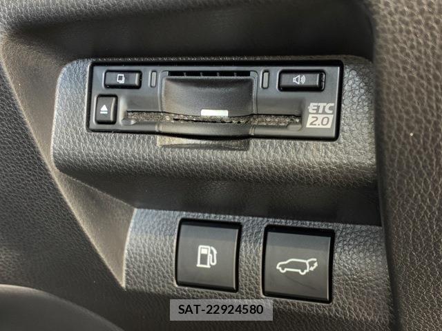Toyota Crown Sports 2024-04 7020269-17