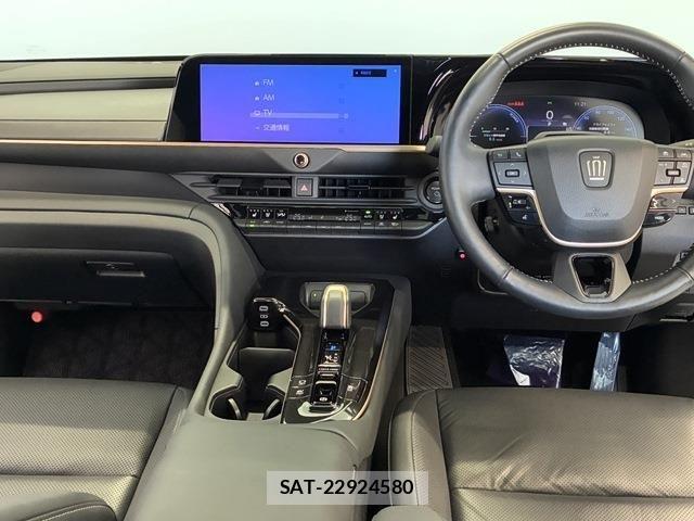 Toyota Crown Sports 2024-04 7020269-25