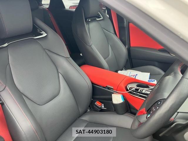 Toyota Crown Sports 2024-03 7058077-13
