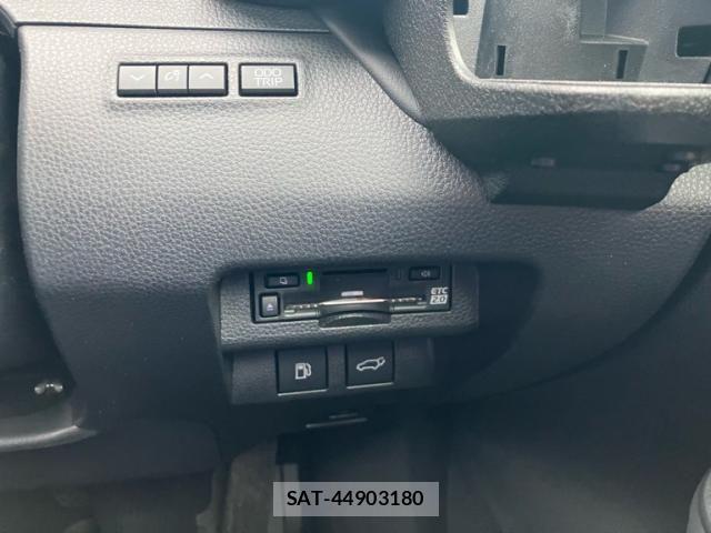 Toyota Crown Sports 2024-03 7058077-23