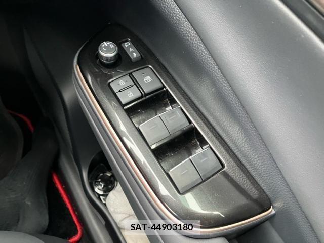 Toyota Crown Sports 2024-03 7058077-24