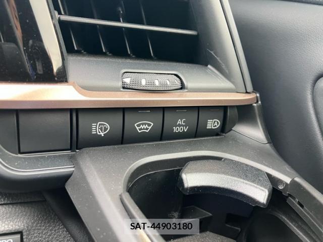 Toyota Crown Sports 2024-03 7058077-28