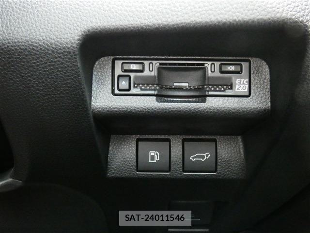 Toyota Crown Sports 2025-03 7058080-17