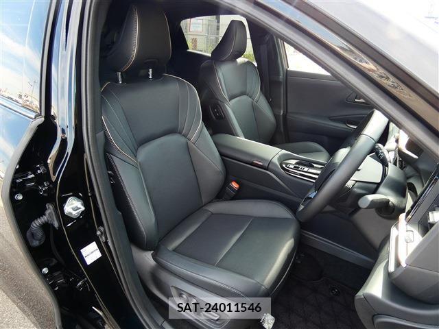 Toyota Crown Sports 2025-03 7058080-21