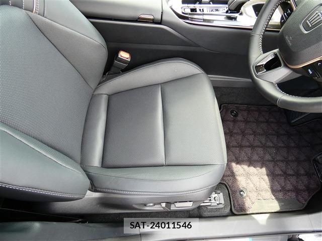 Toyota Crown Sports 2025-03 7058080-23