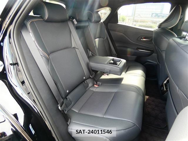 Toyota Crown Sports 2025-03 7058080-27