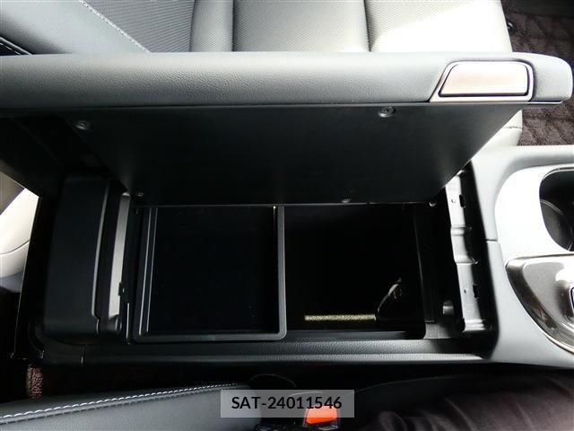 Toyota Crown Sports 2025-03 7058080-7