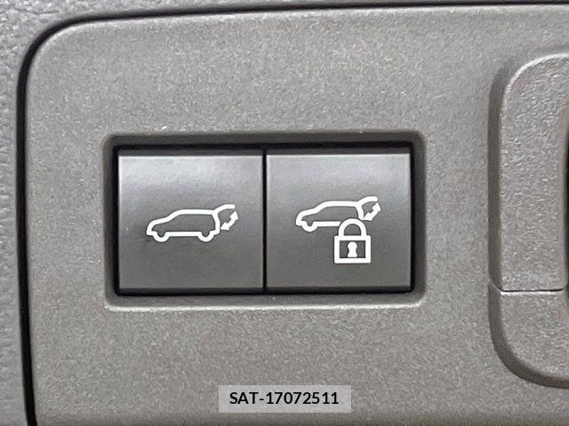 Toyota Crown Sports 2023-12 7216727-10