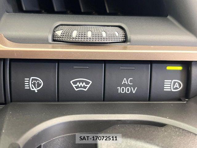 Toyota Crown Sports 2023-12 7216727-12