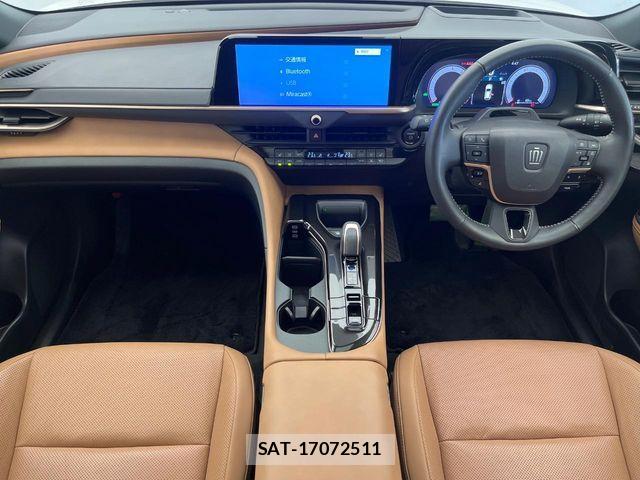 Toyota Crown Sports 2023-12 7216727-1