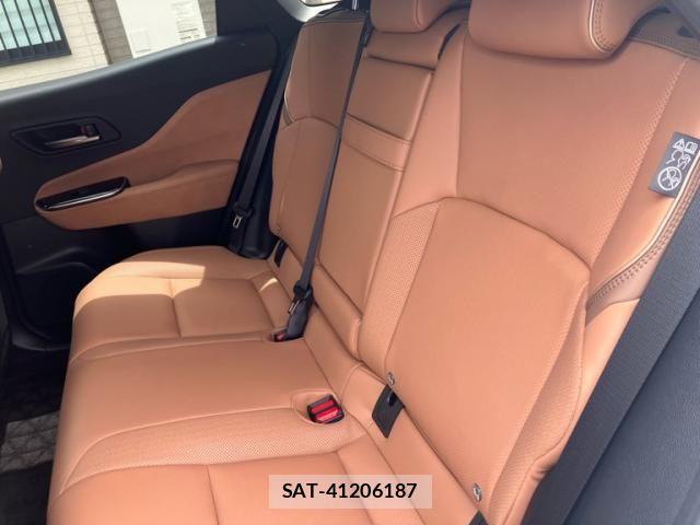 Toyota Crown Sports 2024-03 7216732-9