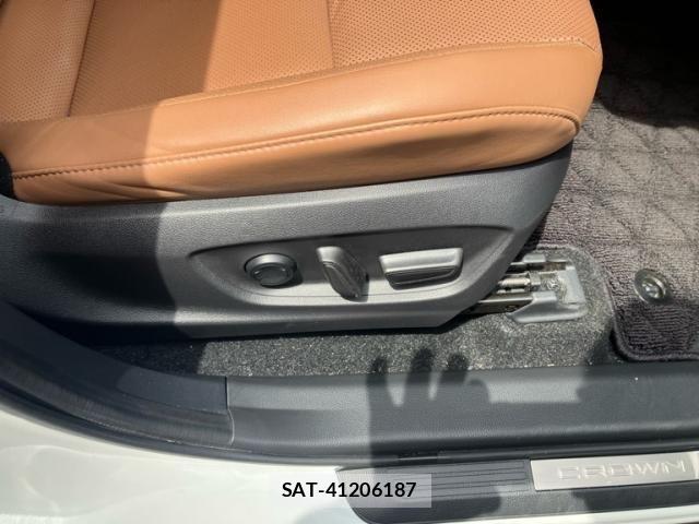 Toyota Crown Sports 2024-03 7216732-16