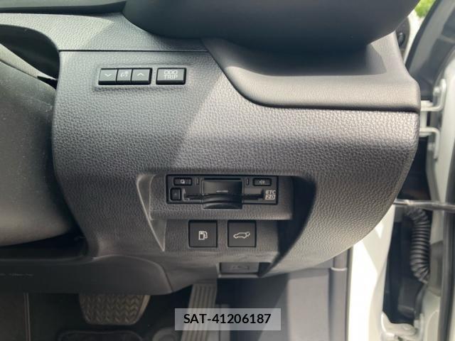Toyota Crown Sports 2024-03 7216732-20