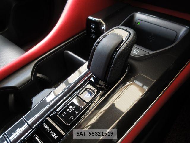 Toyota Crown Sports 2024-04 7216734-17