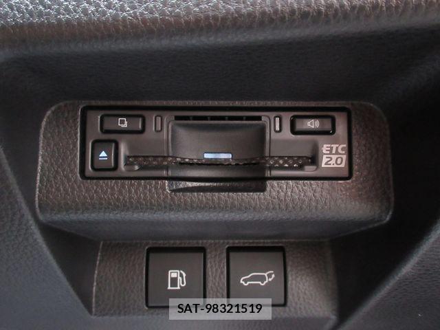 Toyota Crown Sports 2024-04 7216734-26