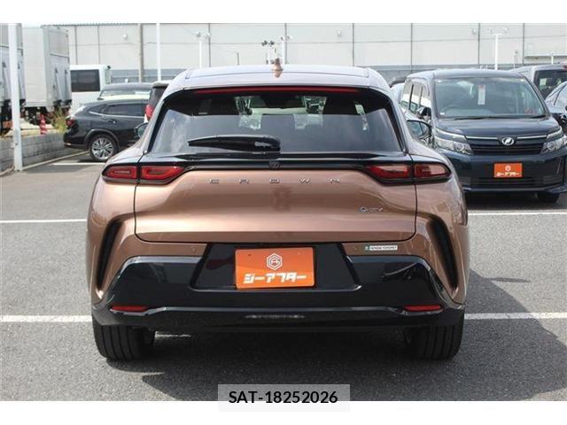Toyota Crown Sports 2024-11 7216739-12