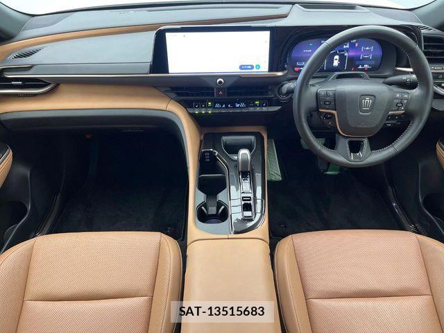 Toyota Crown Sports 2023-12 7216728-1