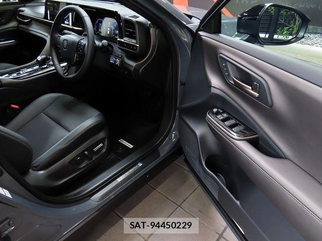 Toyota Crown Sports 2026-02 7216740-13