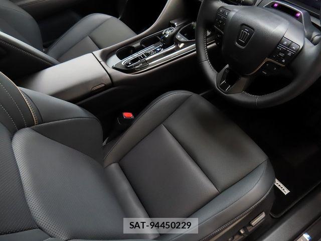 Toyota Crown Sports 2026-02 7216740-15