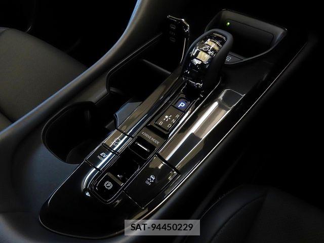 Toyota Crown Sports 2026-02 7216740-23