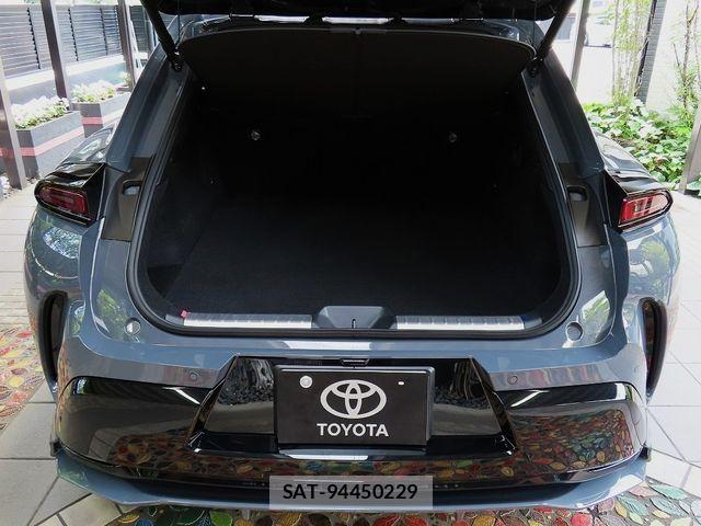 Toyota Crown Sports 2026-02 7216740-25
