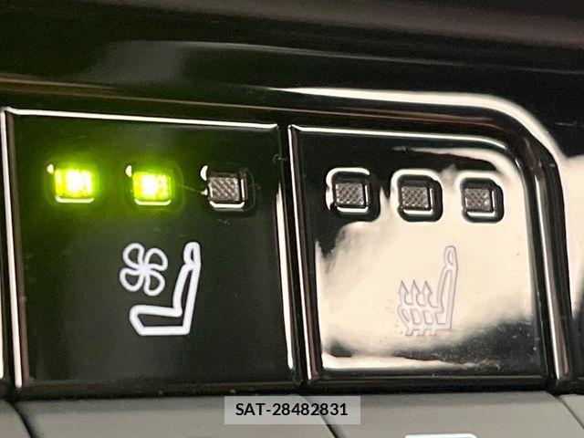 Toyota Crown Sports 2024-10 7216738-12