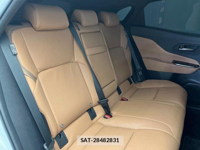 Toyota Crown Sports 2024-10 7216738-14