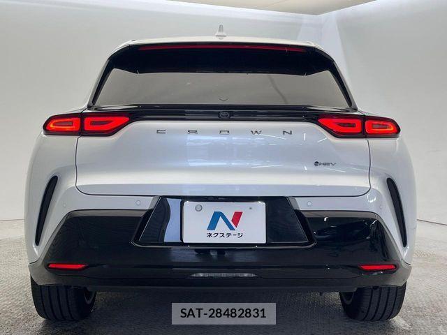 Toyota Crown Sports 2024-10 7216738-16