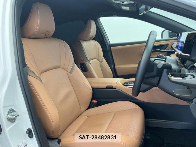 Toyota Crown Sports 2024-10 7216738-2