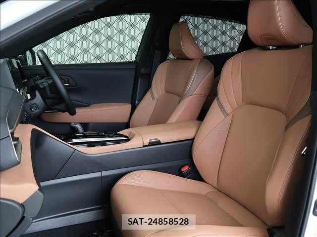 Toyota Crown Sports 2025-03 7216737-13
